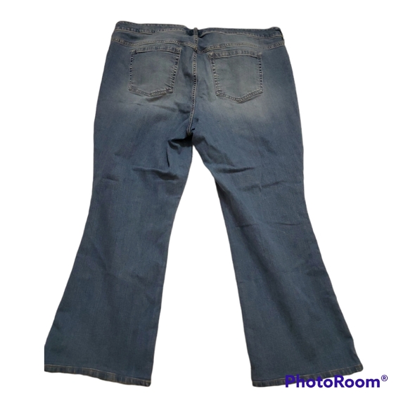 Torrid Slim boot light wash jeans 29” inseam - Picture 8 of 13